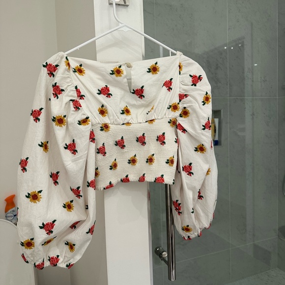 NWT Farm Rio mixed cross stitch flowers embroidered crop top (off white color) - Picture 4 of 6